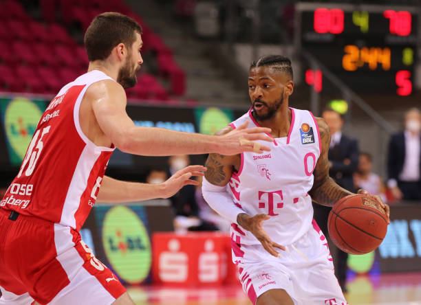 出精彩扑救 出精彩扑救