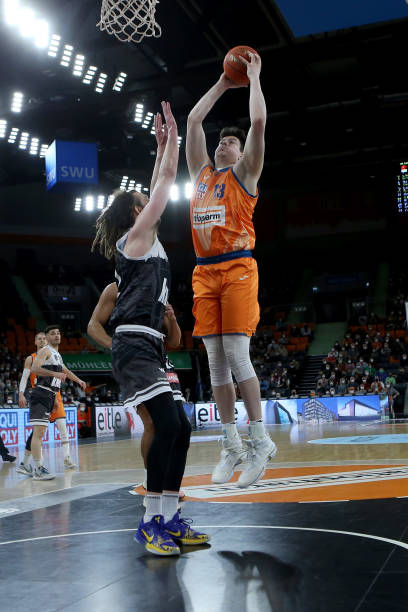 项充满活力 项充满活力