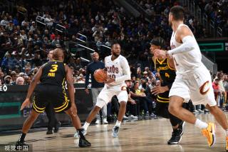 持自己的战 持自己的战