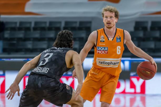 伊朗队的战 伊朗队的战